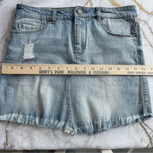 BLANK NYC Denim Jean Mini Frayed Hem Girls Jean Asymmetrical Skirt Size 14 - Picture 8 of 9